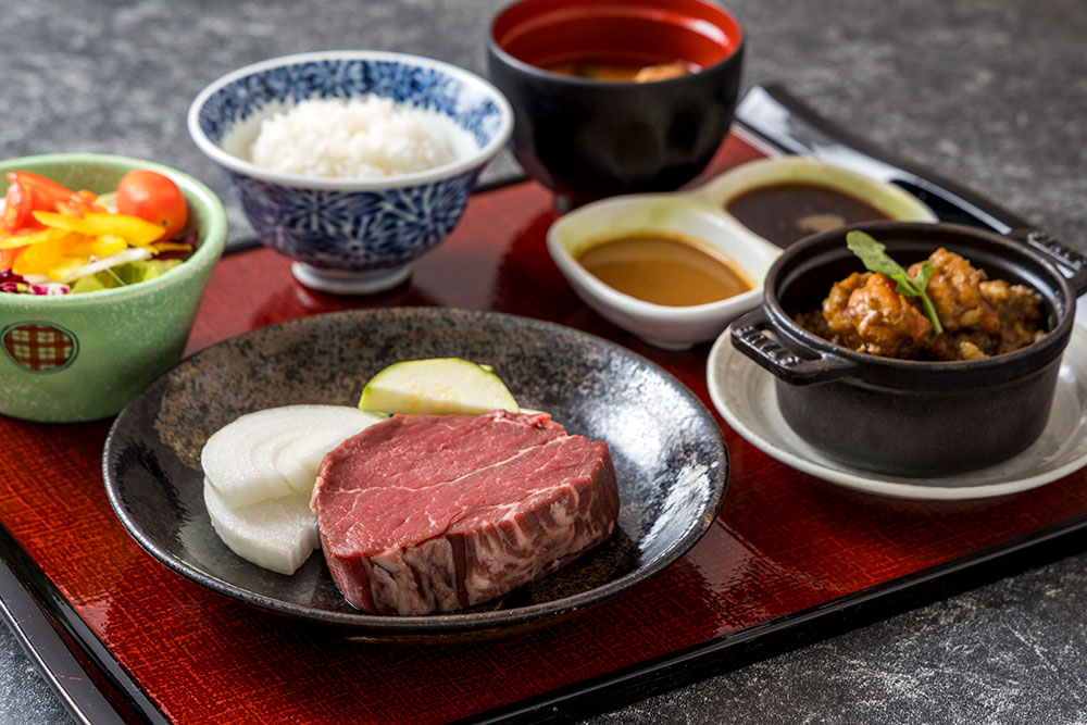 Washu-gyu Sirloin Steak and Curry Lunch Set