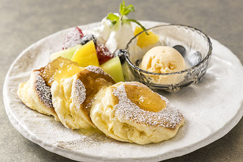 SOUFFLÉ PANCAKES